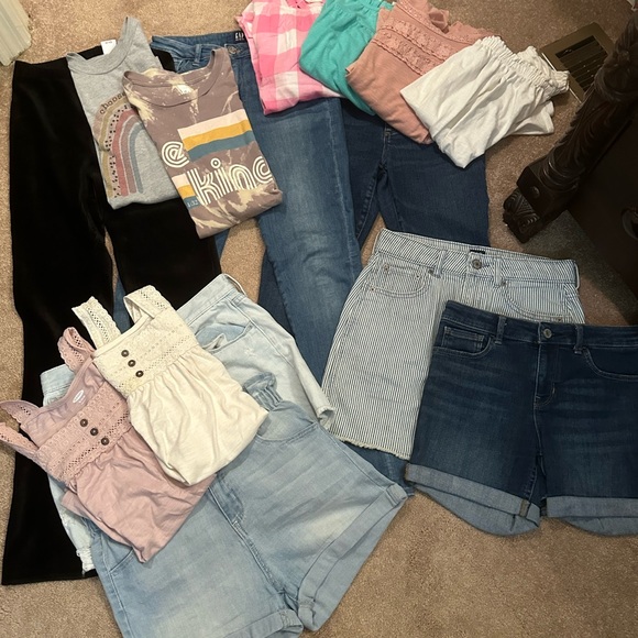 Girls Size 14 -16 lots of clothing wardrobe EUC - Picture 1 of 8